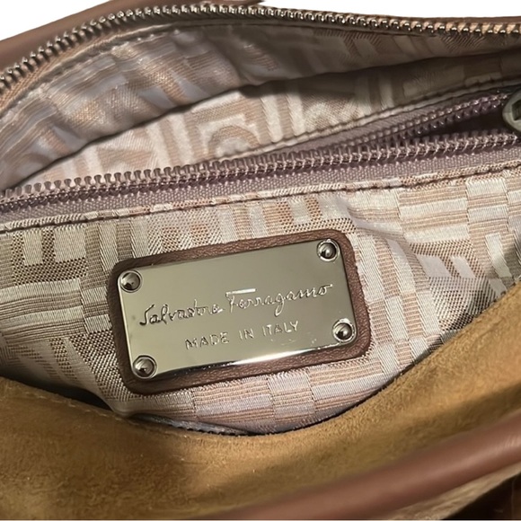 Authentic Salvatore Ferragamo bag w/ fox fur - Picture 11 of 13